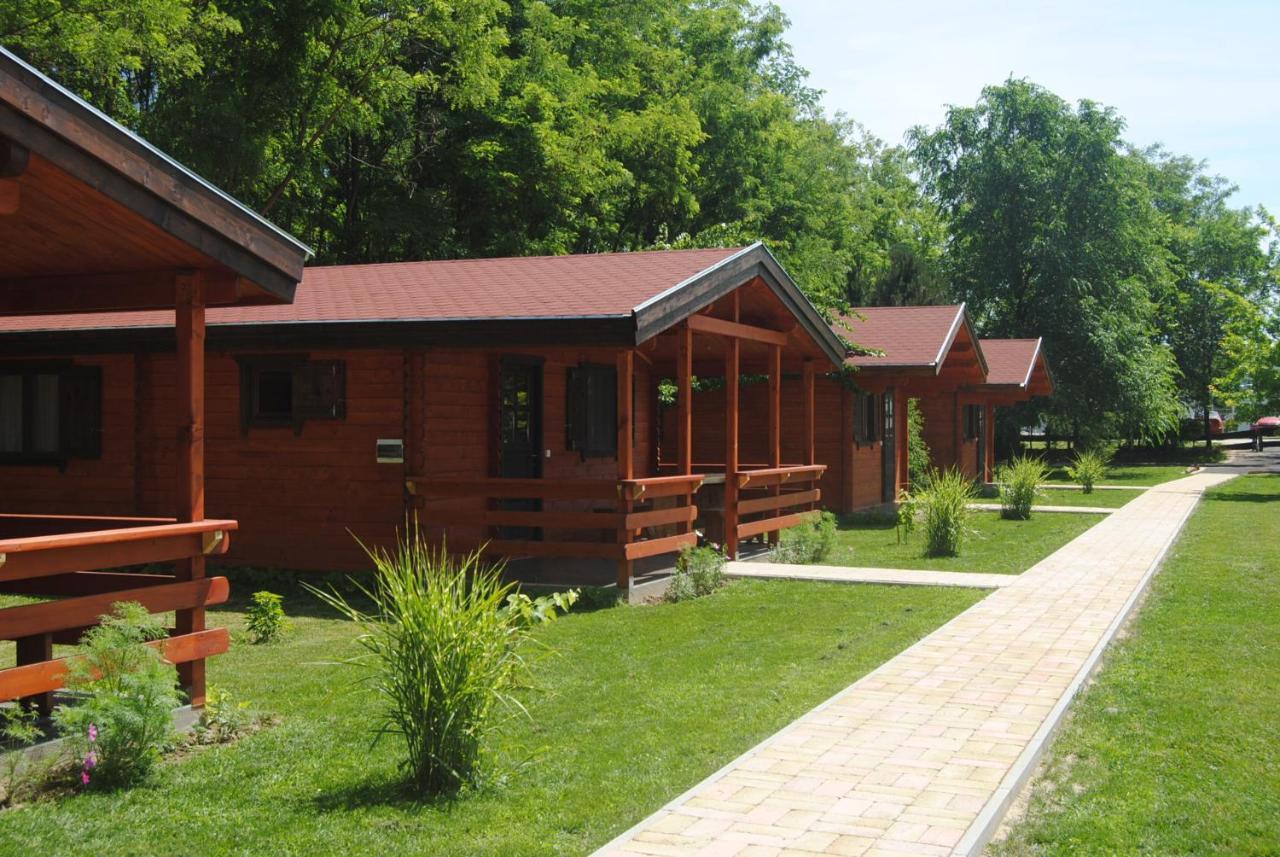Villa Hedi Vendeghaz Dunakiliti Exterior photo